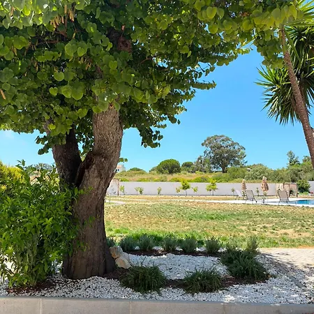 Quinta Dos Pilotos Bed & Breakfast *